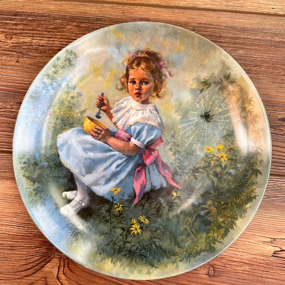 💖Vintage 1981 McClelland “Little Miss Muffet” hand painted plate - Picture 1 of 3